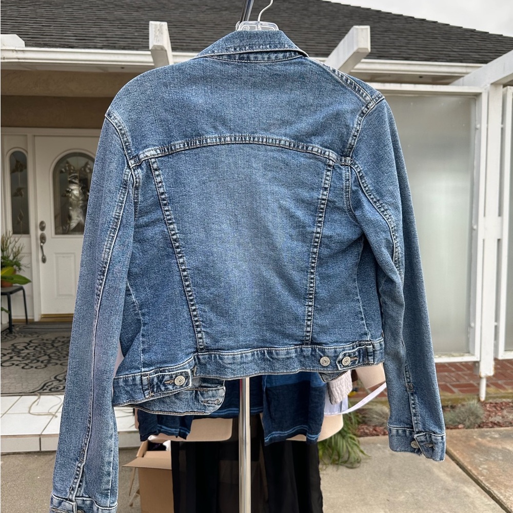 Denim Cropped Jacket - Picture 2 of 4